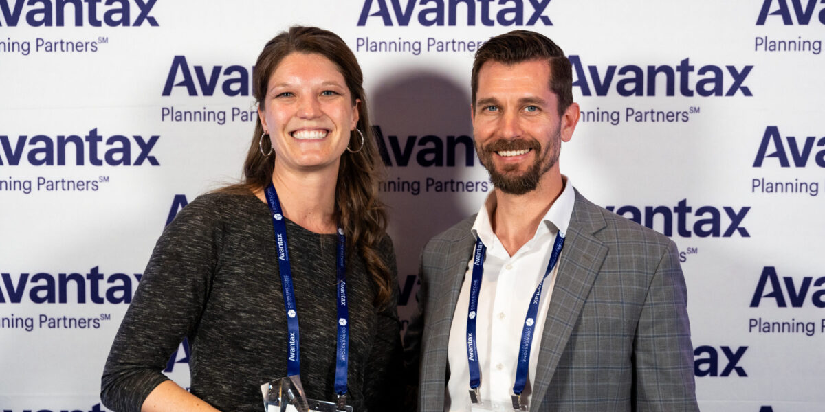 Tara Stensrud Receives Client Advocate Award from Avantax Planning Partners